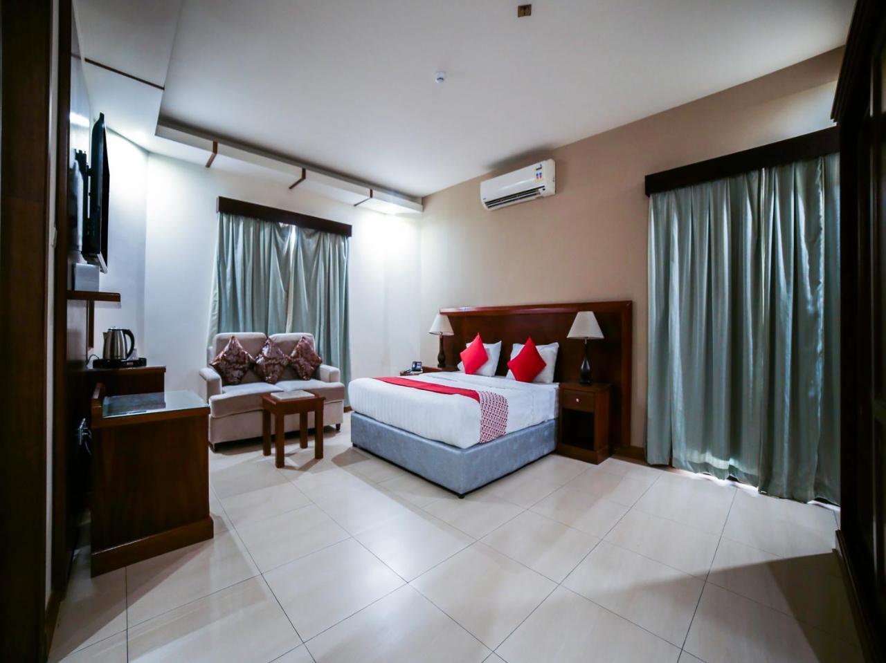 Night Inn Hotel Ал Хубар Екстериор снимка