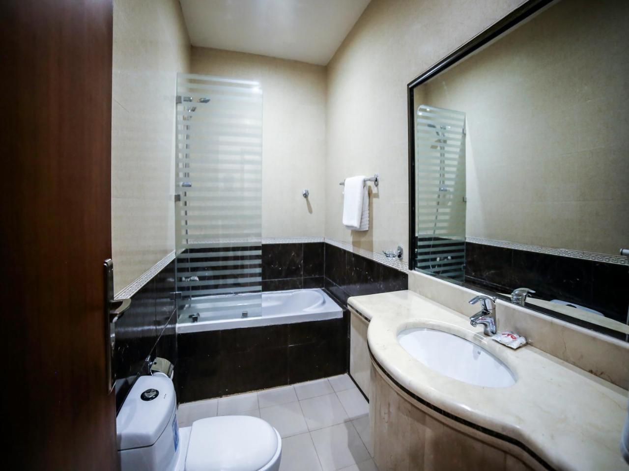Night Inn Hotel Ал Хубар Екстериор снимка